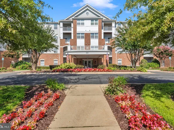 2604 Chapel Lake Dr APT 302, Gambrills, MD 21054