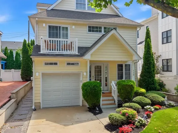 113 N Pembroke Ave, Margate, NJ 08402