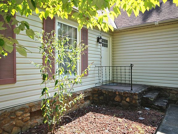 2nd image of 141 Foxwood Dr