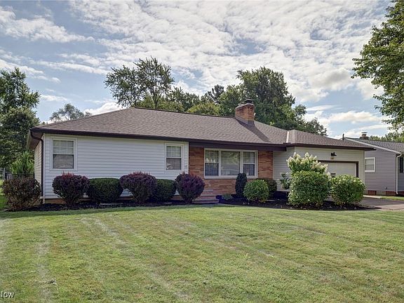 3rd image of 8261 Barbara Dr