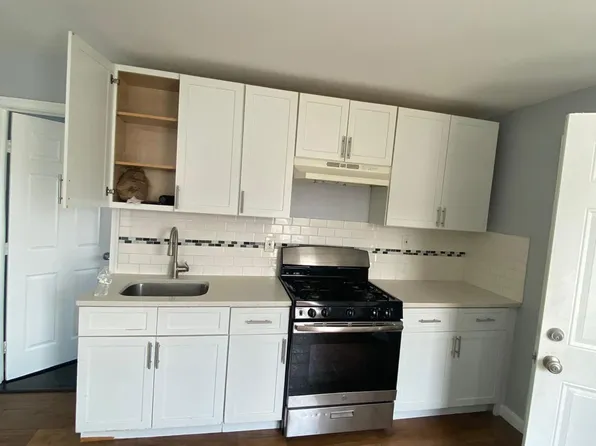 32 West 16th Street image 2 of 5