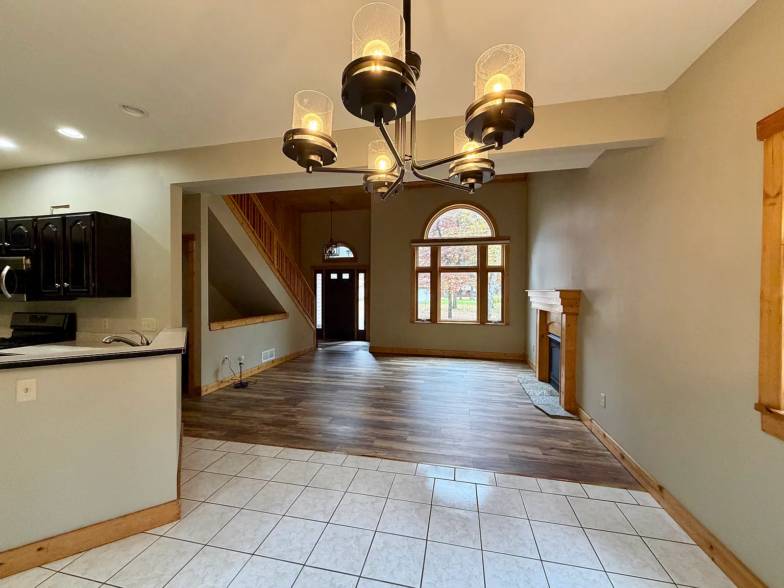 4 bed, 3200 sqft, $2,700 — Photo 4