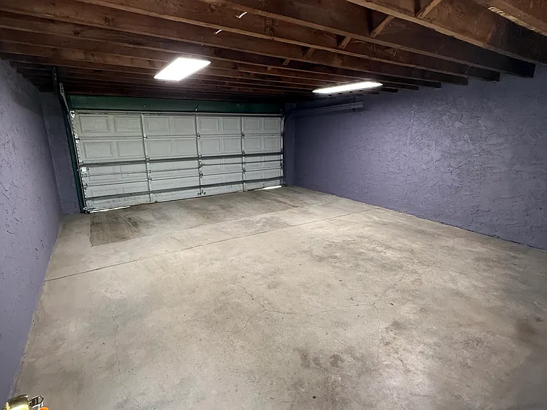 507 E Washington Ln — Photo 35