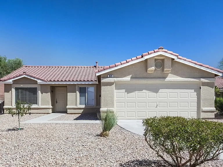 3020 Honeysuckle Ave — Photo 1