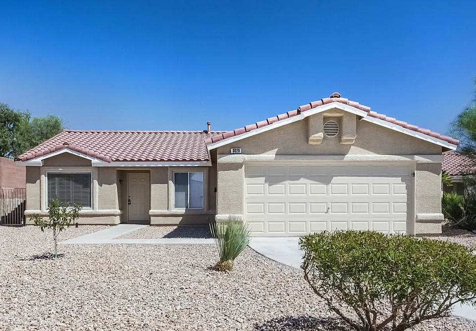 3020 Honeysuckle Ave