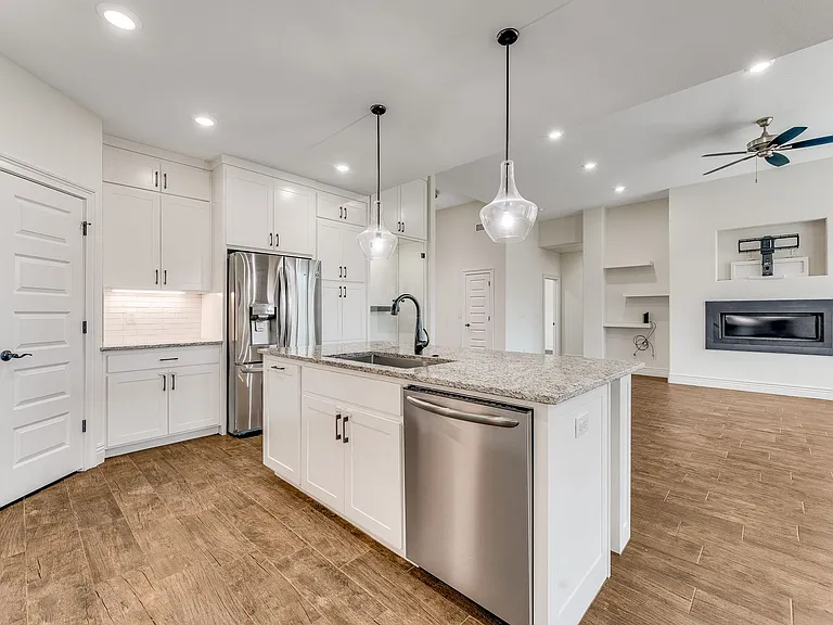 1100 Brandon Way — Photo 14