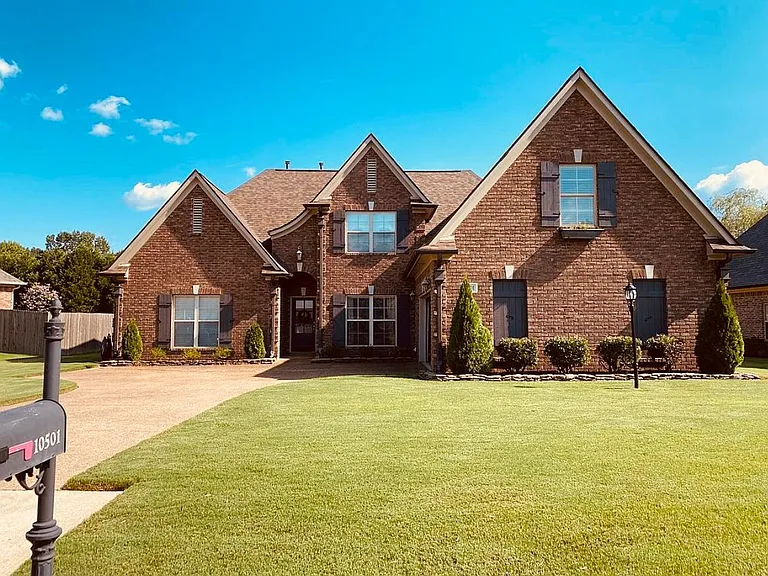 10501 Spruce Ridge Ln — Photo 1