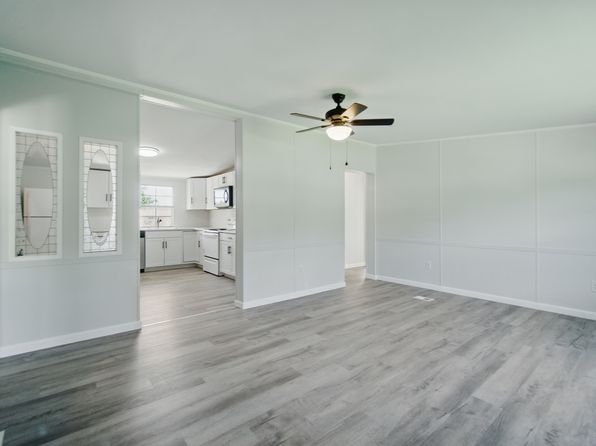 3016 Crystal Lake Dr, Elizabeth City, NC 27909