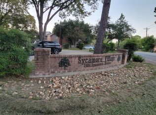 2404 Sycamore Ave #B4, Huntsville, TX 77340