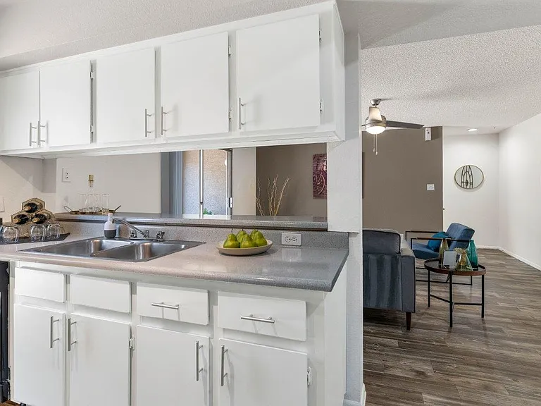 Glen Brae Apartments — Photo 22