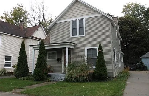 207 Fuller Ave SE #2 Photo 1