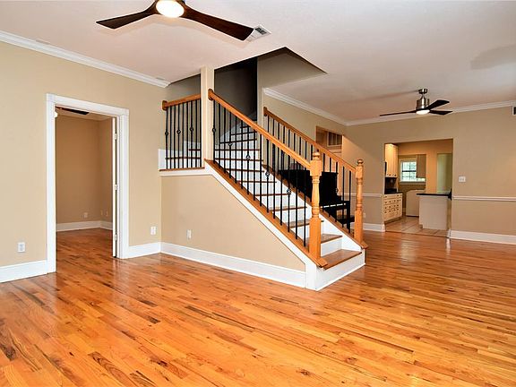 3rd image of 501 Northwood St