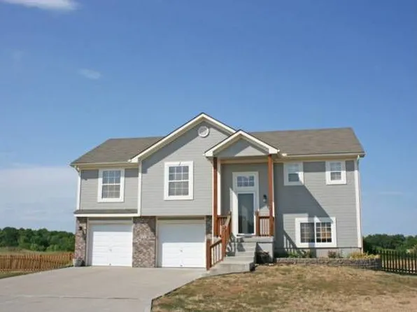 630 SW Tisha Ln, Grain Valley, MO 64029