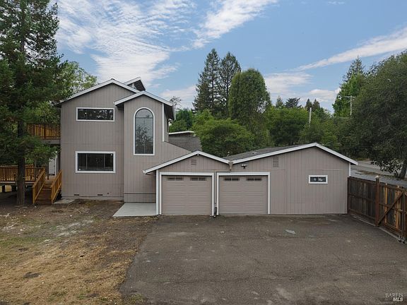 3rd image of 8061 Elphick Road