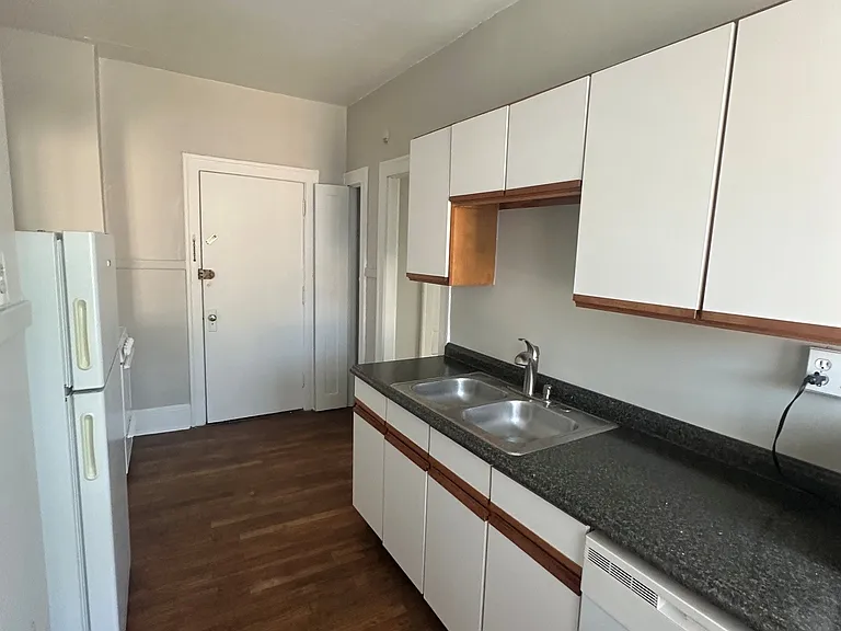 2660 Mayfield Rd #10 — Photo 2