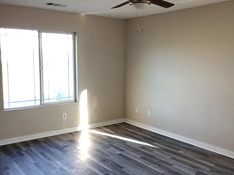6263 Long Cove Dr — Photo 7