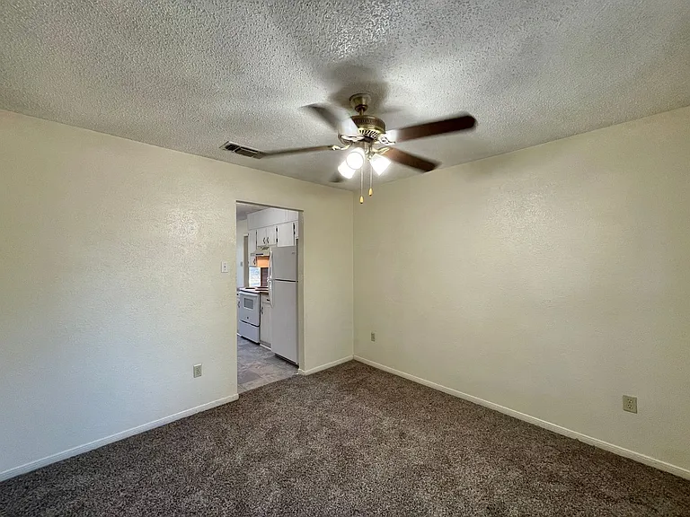 2402 Kirk Cir — Photo 14