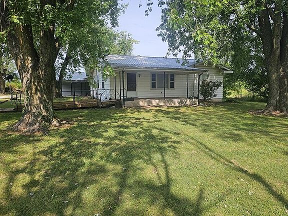 2nd image of 3117 N Farm Road 123