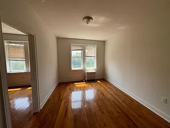 489 Garfield Avenue, #17E