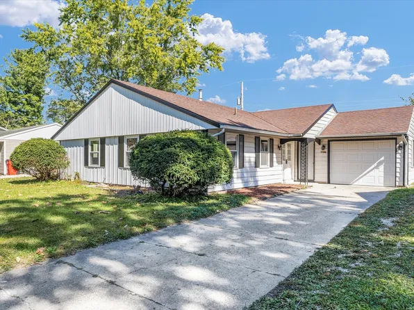 1106 Maplepark Dr, Champaign, IL 61821