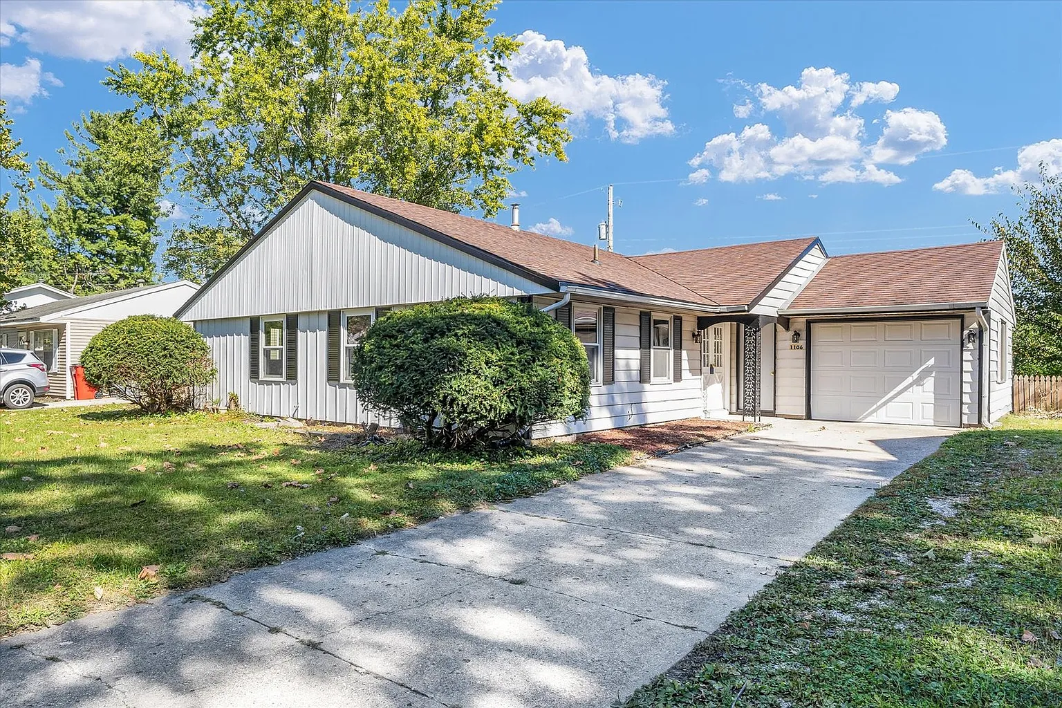1106 Maplepark Dr photo 1