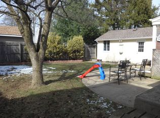 43 Chestnut St, Westbury, NY 11590