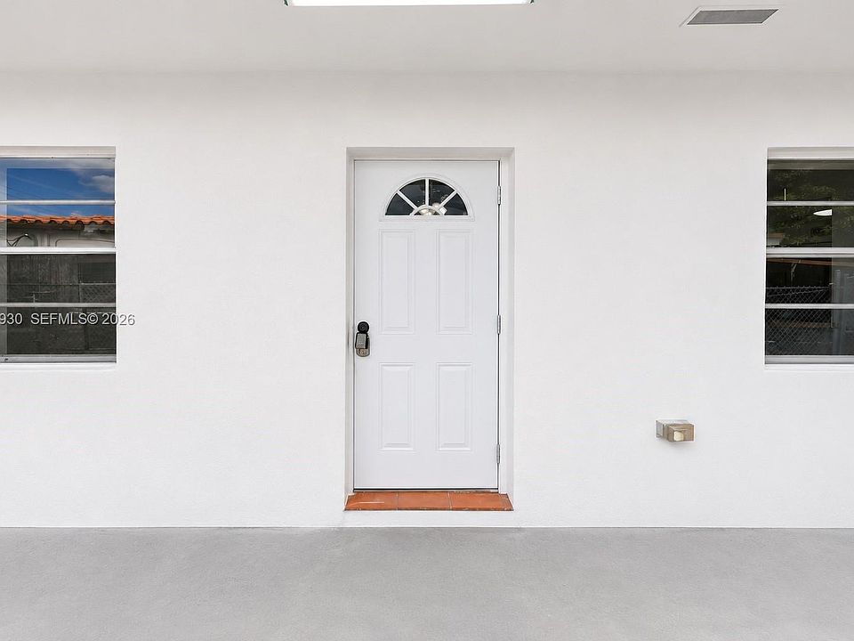 1st image of 402 NW 44th Ave #1