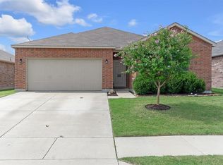 401 Magma Dr, Fort Worth, TX 76131