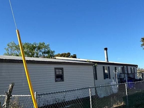 3rd image of 2001 Pine St