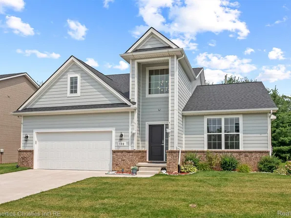 132 Copper Ridge Ct, Walled Lake, MI 48390