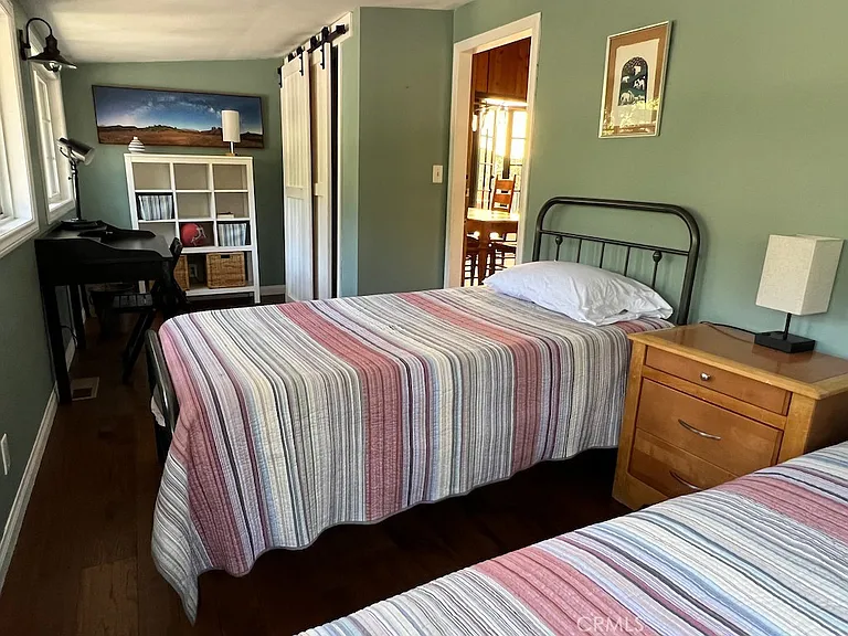 456 S Skyline Dr — Photo 39
