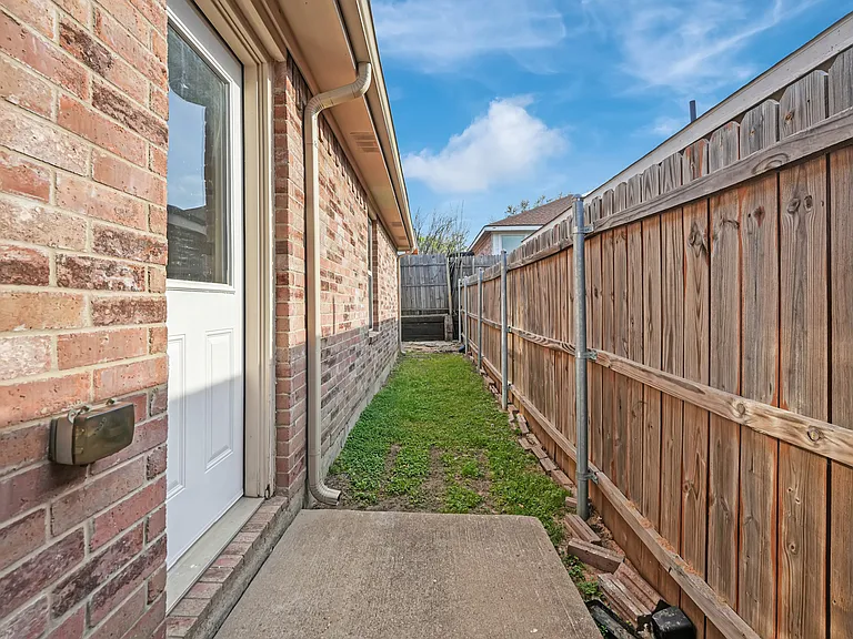3028 Casa Bella Dr — Photo 23