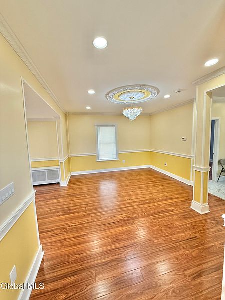 5th image of 822 Sargent Place