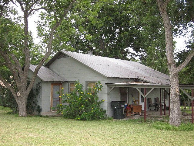 1st image of 608 N Pecan Dr