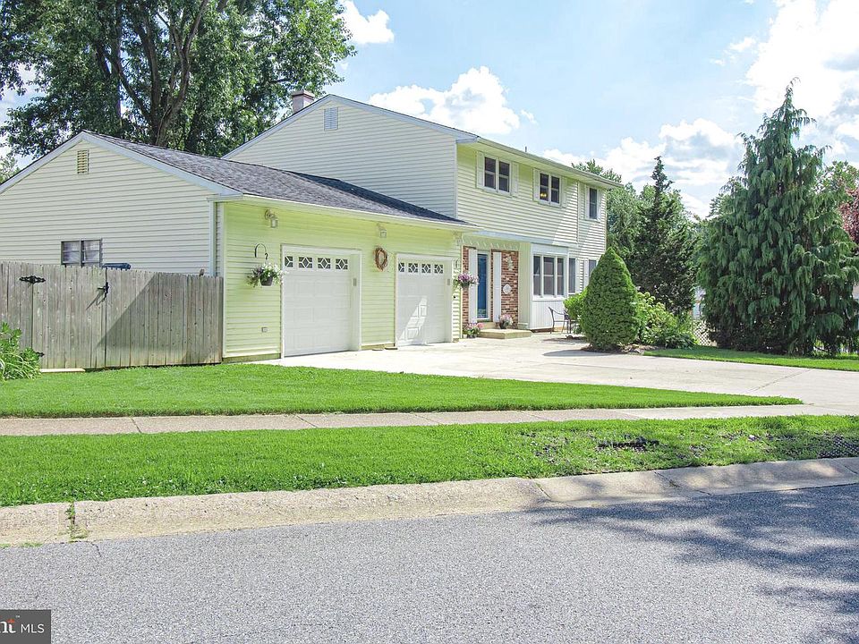 1st image of 2716 Newell Dr