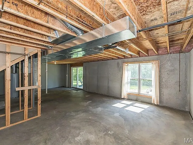 1079 Goss Ct — Photo 4