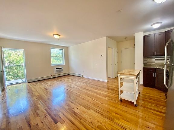 2nd image of 257 15th St #Ap302