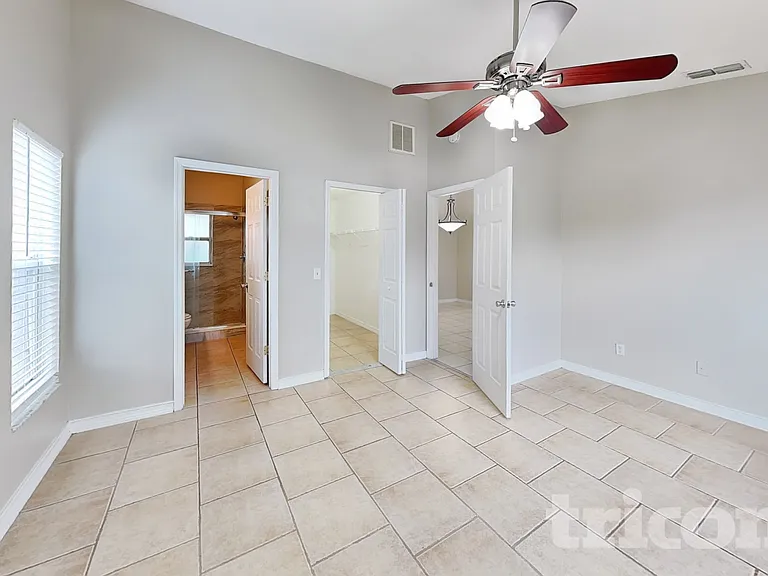 2810 Manor Hill Dr — Photo 5