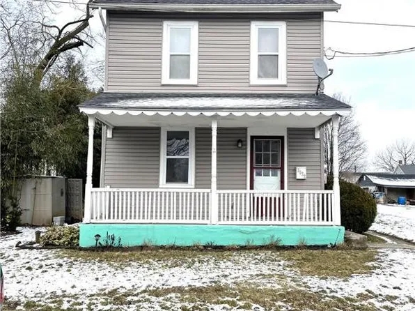 3022 S 4th St, Whitehall, PA 18052