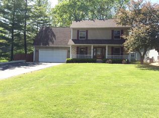 117 Hawthorne Rd, Lake In The Hills, IL 60156