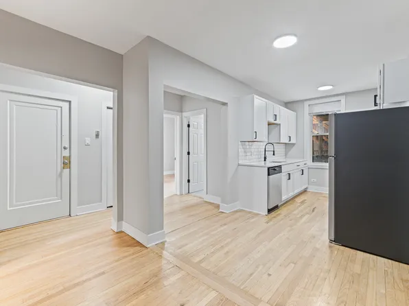 7373-7377 N Damen Ave #E1, Chicago, IL 60645