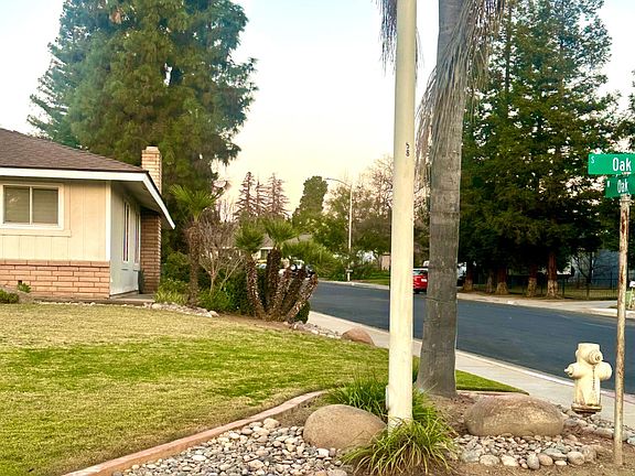 3rd image of 394 S Oak Dr