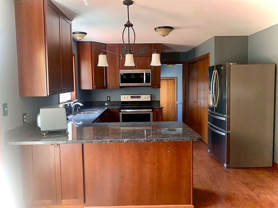 2nd image of 16 Whitetail Cir