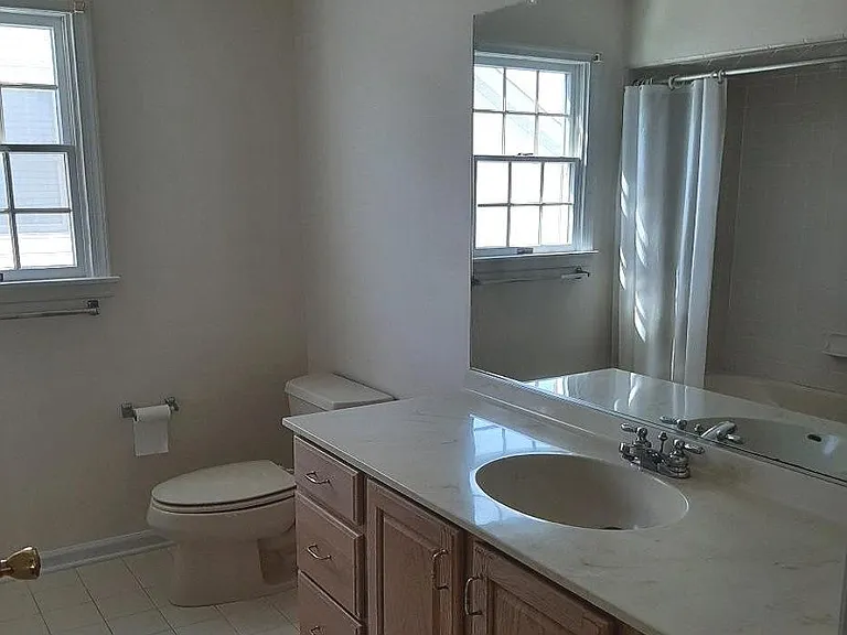 52 Westminster Dr — Photo 24