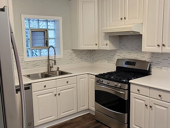 5th image of 3309 N Kildare Ave APT 1