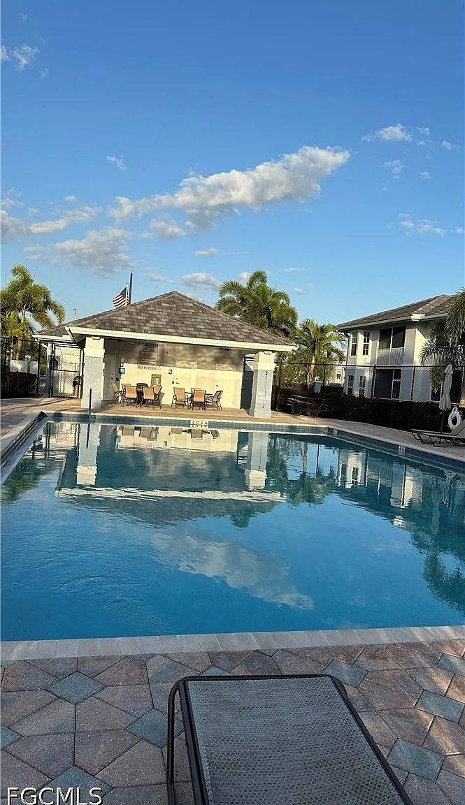 3 bed, 2.0 bath, 1118 sqft, $1,550 — Photo 2