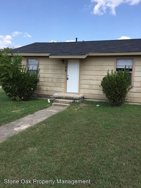 1st image of 104 W Truman Ave