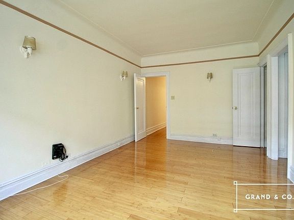 3rd image of 681 Manhattan Ave #2B