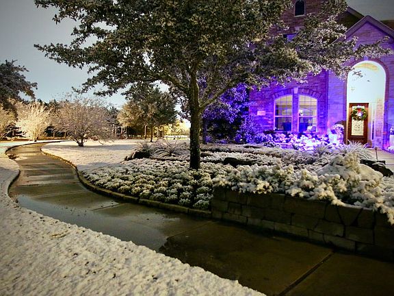 2nd image of 6307 W Lakeshore Lagoon Dr