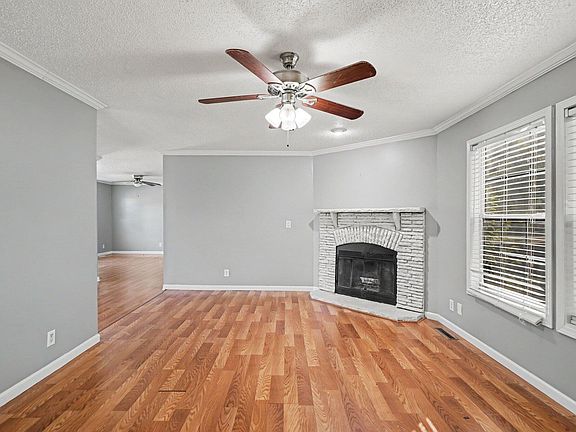 5th image of 260 Prairie Ln